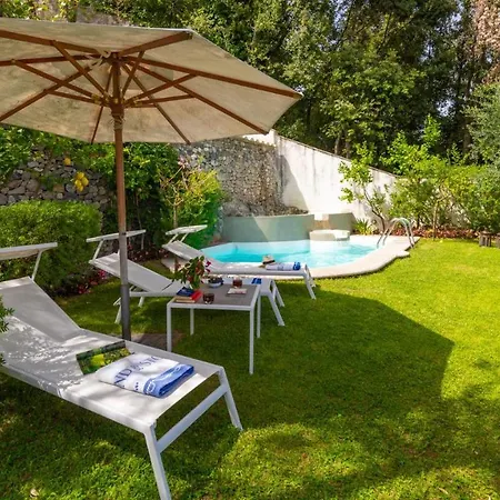 Villa Casarossa Numero Uno 6, Emma